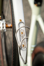 画像をギャラリービューアに読み込む, Low Profile Water Bottle Cage & Frame Mount Titanium Bolt