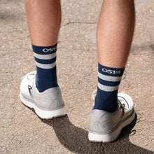 画像をギャラリービューアに読み込む, OS1st Wicked Comfort Socks Crew Navy with Silver Stripes オーエスファースト ウィキッドコンフォートソックス クルー ネイビー/シルバーストライプ