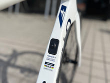 画像をギャラリービューアに読み込む, 【店舗受取】PINARELLO F5 完成車 カラー:E321 FURIOUS WHITE サイズ:465 商談予約手数料