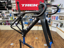画像をギャラリービューアに読み込む, 【店舗受取】TREK MadoneSLR Gen7 Frameset 52 Deep Smoke Carbon 税込¥756,690-ご商談・ご予約手数料