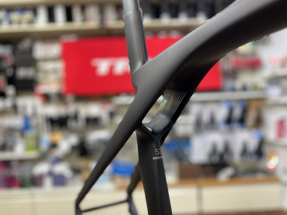 店舗受取】TREK MadoneSLR Gen7 Frameset 52 Deep Smoke Carbon 税込