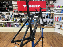画像をギャラリービューアに読み込む, 【店舗受取】TREK MadoneSLR Gen7 Frameset 52 Deep Smoke Carbon 税込¥756,690-ご商談・ご予約手数料