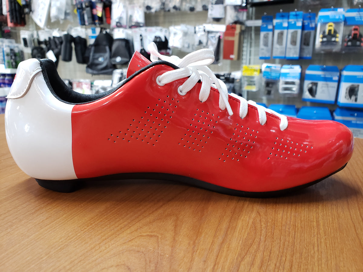 GIRO 限定品 EMPIRE ACC Bright Red / White