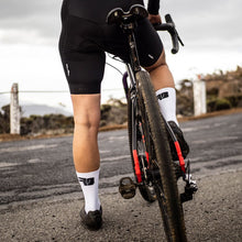 画像をギャラリービューアに読み込む, Burgh Cycling Scissors Sock - White
