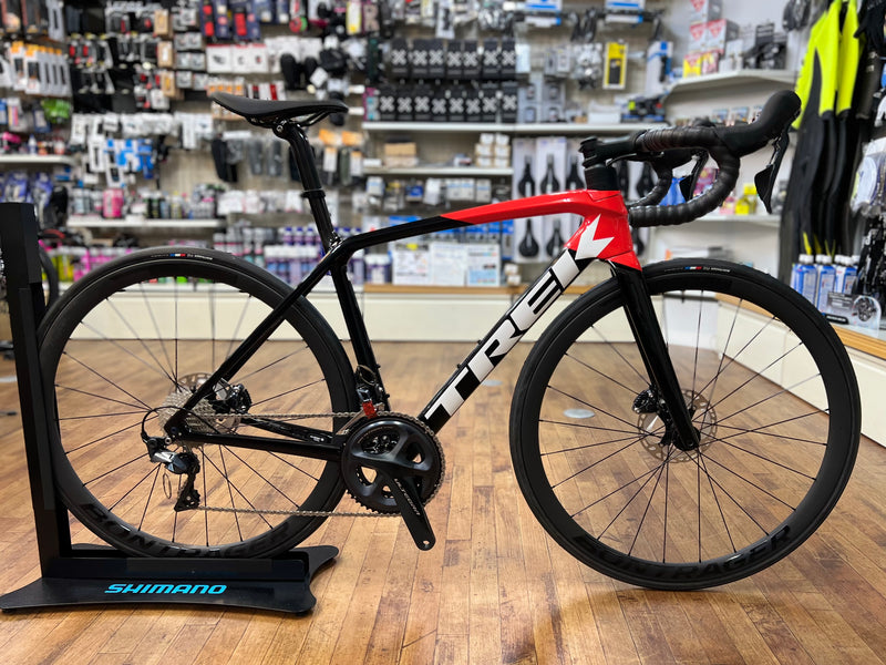 TREK Émonda SL 6 Disc Proのパーツをアップグレードして手に入れよう！