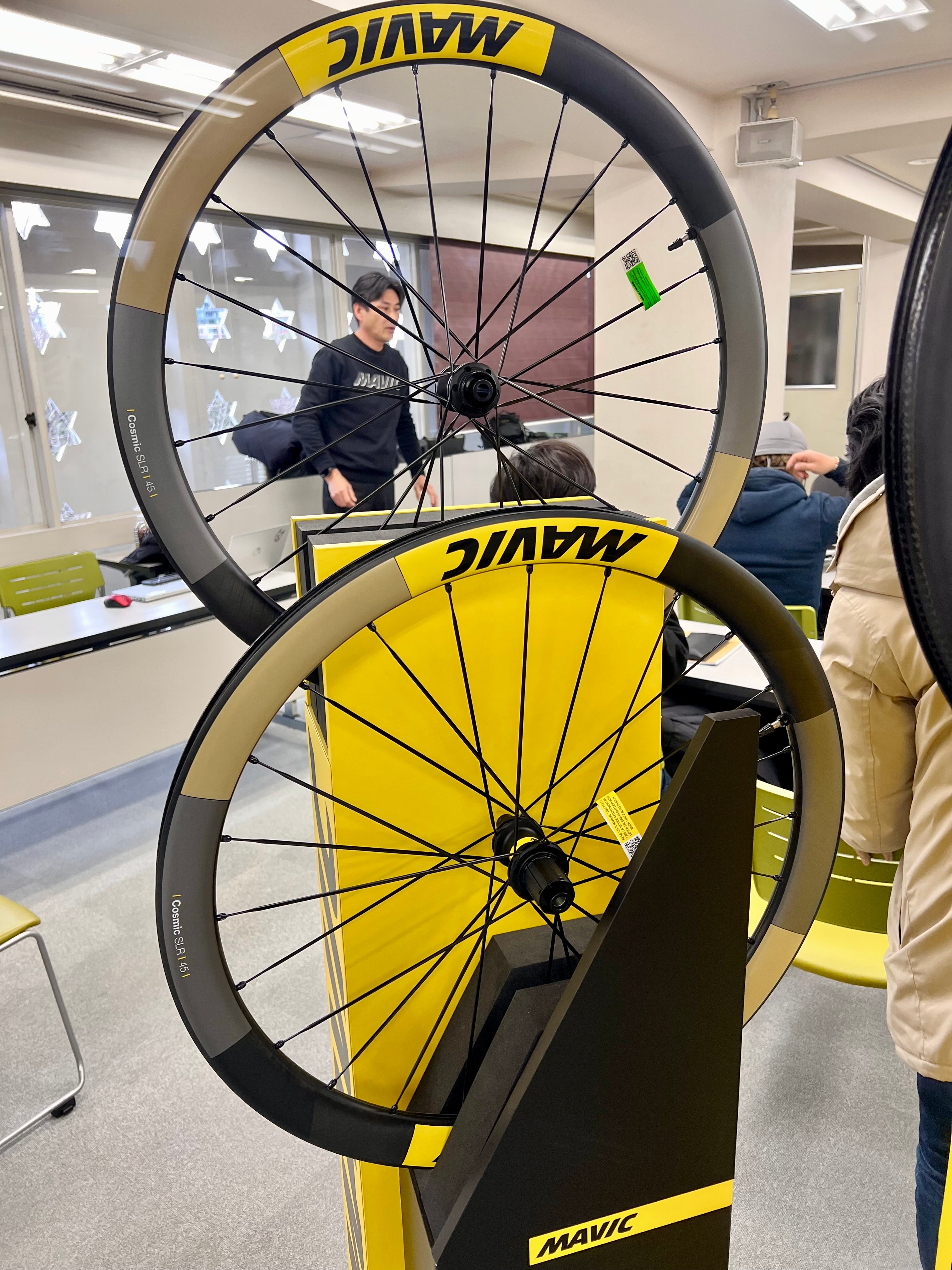 MAVIC Cosmic SLR 45Disc SSC SMU シマノボディ MAVIC Cosmic SLR 45Disc SSC SMU シマノボディ – SPORTS CYCLE