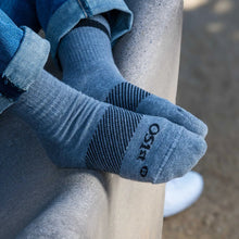 画像をギャラリービューアに読み込む, Wicked Comfort Socks Crew Charcoal with Black Stripes
