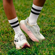 画像をギャラリービューアに読み込む, OS1st Wicked Comfort Socks Crew White with Black Stripes オーエスファースト ウィキッドコンフォートソックス クルー ホワイト/ブラックストライプ
