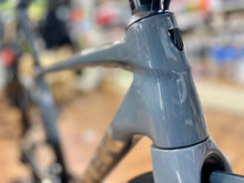 画像をギャラリービューアに読み込む, 【即納】【店舗受取】TREK Émonda ALR 5 Slate Prismatic/Black Prismatic Fade サイズ：54 税込¥320,000- ご商談ご予約手数料
