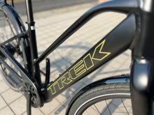 画像をギャラリービューアに読み込む, 【即納】【店舗受取】TREK FX+ 2 Stagger Satin Trek Black Sサイズ ¥279,290-税込 セール価格¥199,000-税込 商談予約手数料
