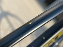 画像をギャラリービューアに読み込む, 【即納】【店舗受取】TREK FX+ 2 Stagger Satin Trek Black Sサイズ ¥279,290-税込 セール価格¥199,000-税込 商談予約手数料
