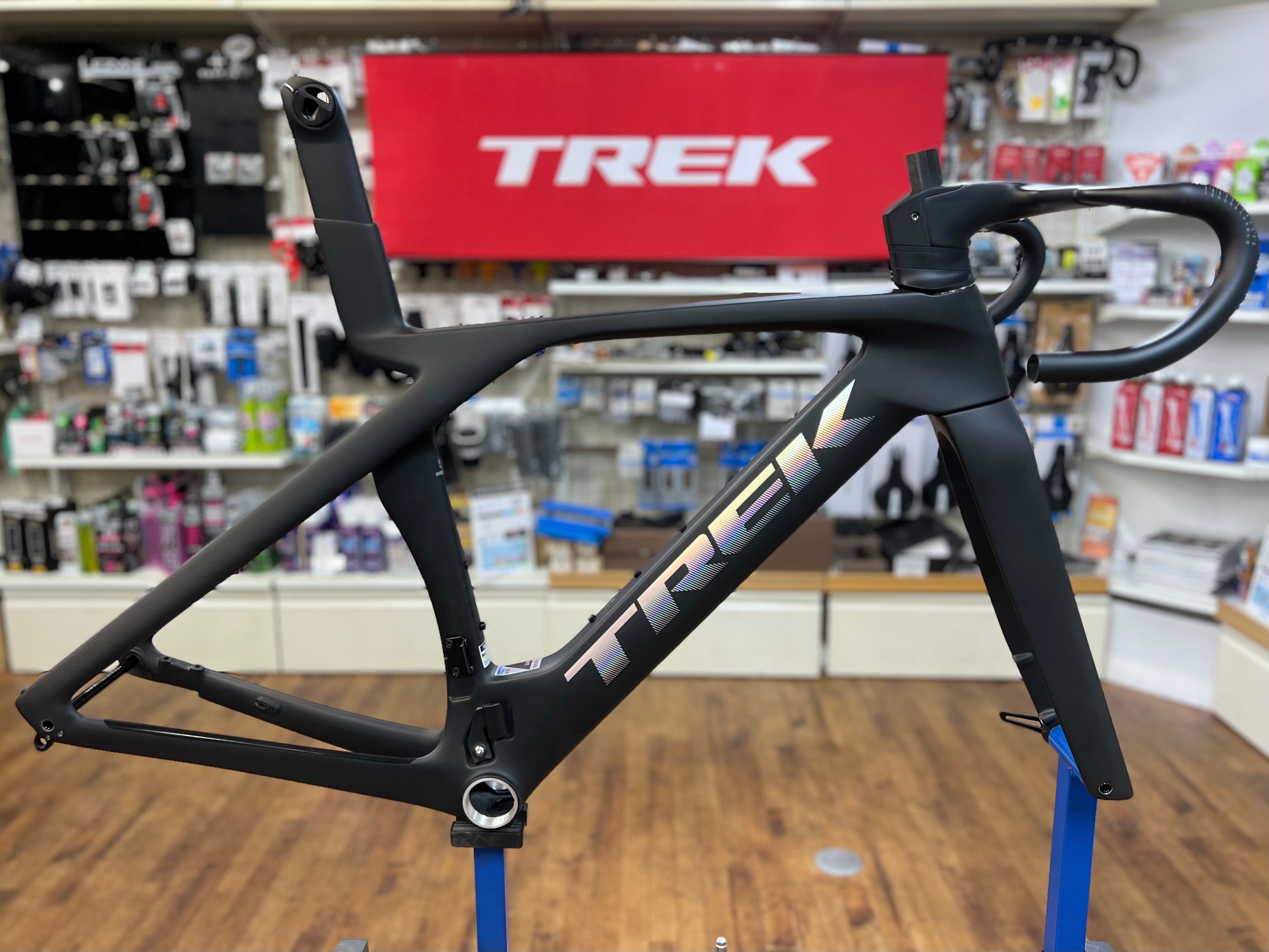 店舗受取】TREK MadoneSLR Gen7 Frameset 52 Deep Smoke Carbon 税込