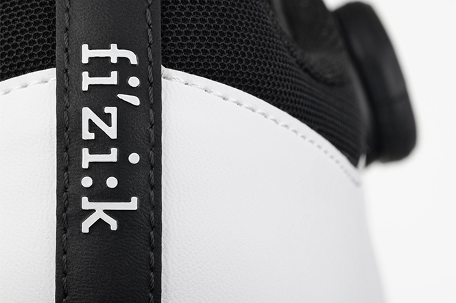 fi'zi:k VENTO OMN シューズ ホワイト/ブラック サイズ44 fi'zi:k VENTO OMN シューズ ホワイト/ブラック サイズ44