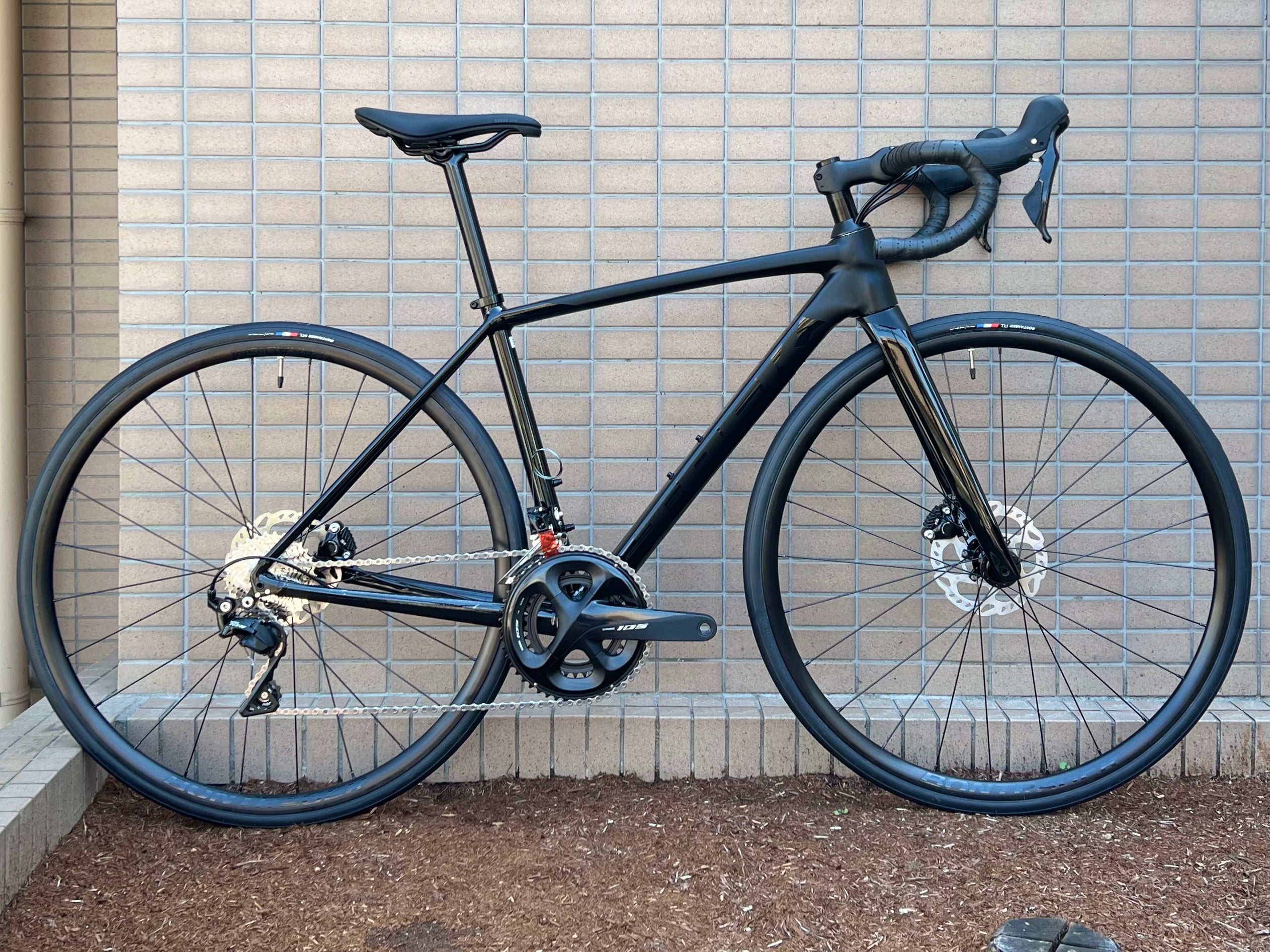 TREK エモンダ ALR5 105 - ロードバイク